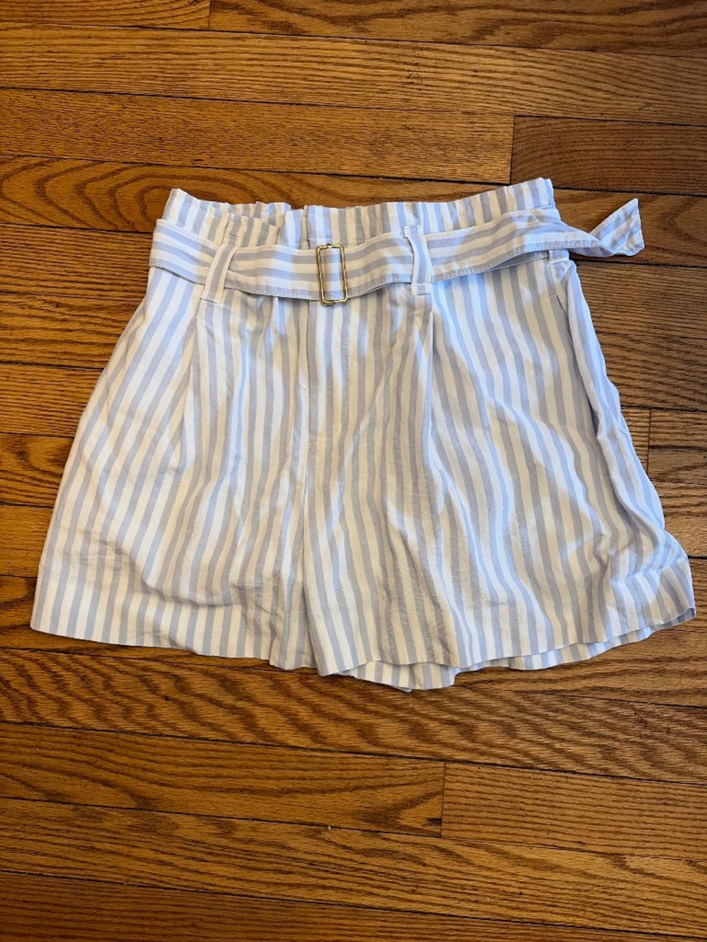 Club Monaco Striped Shorts – Size 2 – Chic & Lightweight